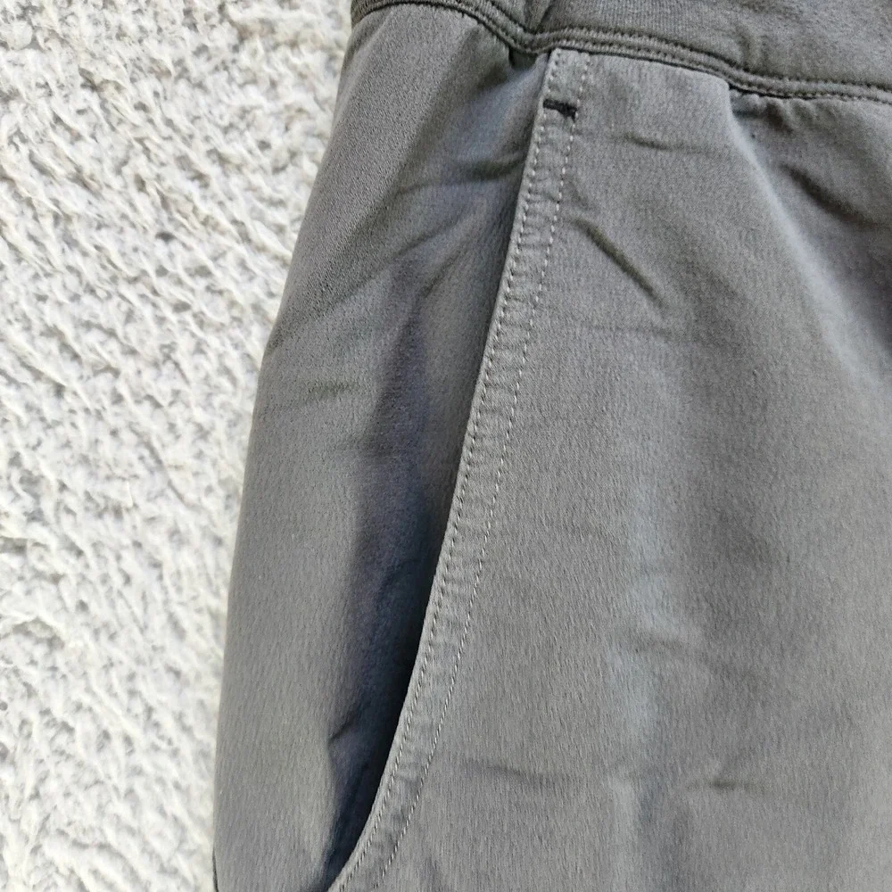 The North Face Shorts Men's Small Gray Nylon Stretch Pockets Mid Rise Drawstring
